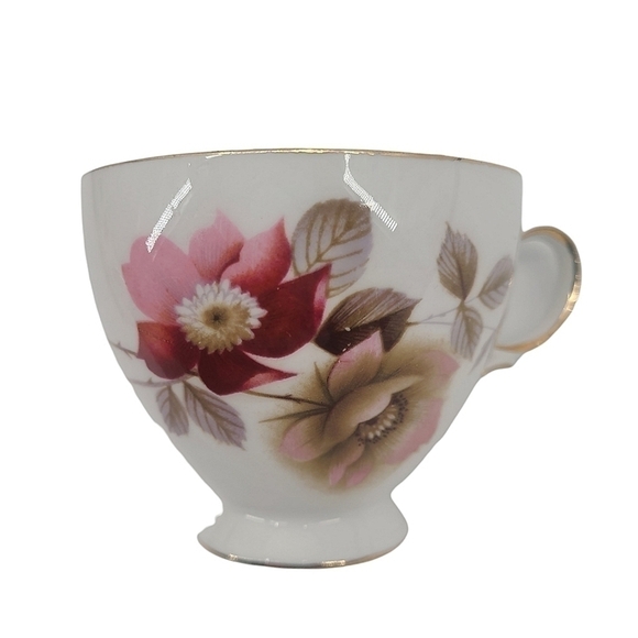 Royal Vale | Vintage Teacup & Saucer (8317) pattern from Ridgway (Ridgways) - Picture 4 of 8